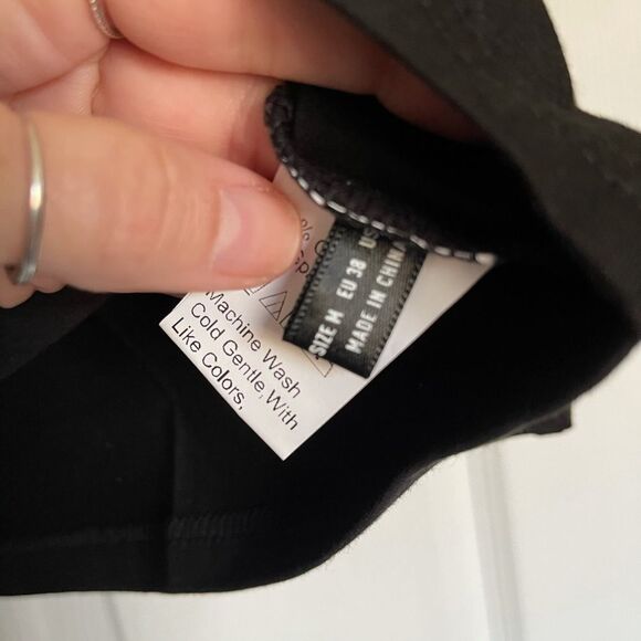 Black and Purple crop top with x0x0x0 size medium - Picture 5 of 5